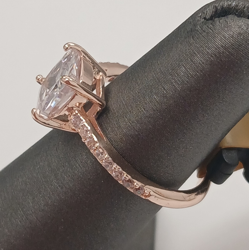 Nwt Rose Gold & Champagne CZ Stone Ring Size 7 Walmart - Picture 3 of 5